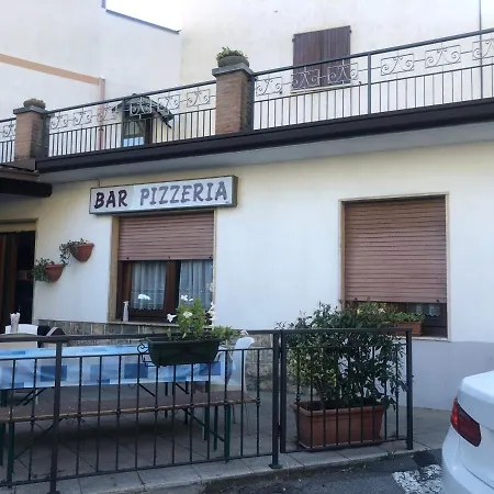 Csendes Es Nyugodt Hely Medencevel. 公寓 Parzanica
