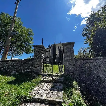 Lägenhet Csendes Es Nyugodt Hely Medencevel. Parzanica